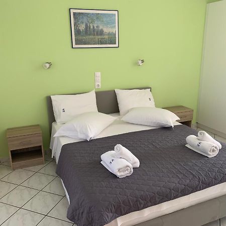 Eleftheria Studios And Apartments Ахарави Екстериор снимка