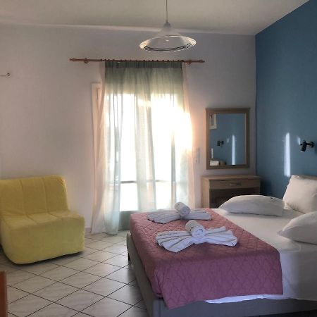 Eleftheria Studios And Apartments Ахарави Екстериор снимка