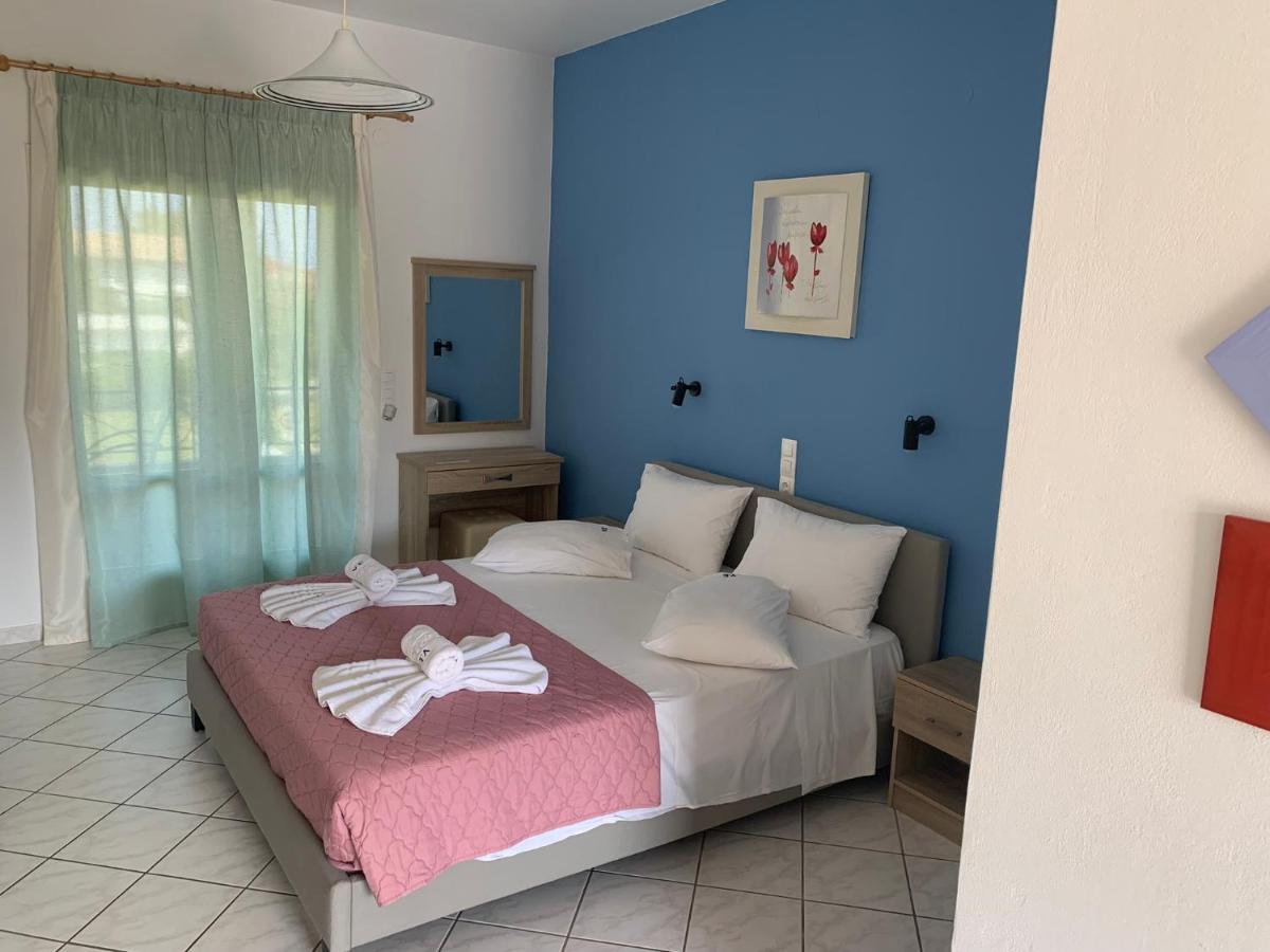 Eleftheria Studios And Apartments Ахарави Екстериор снимка