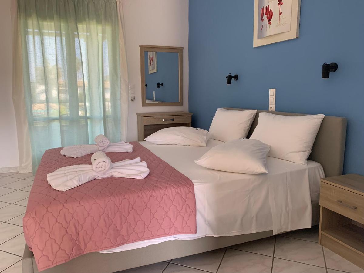 Eleftheria Studios And Apartments Ахарави Екстериор снимка