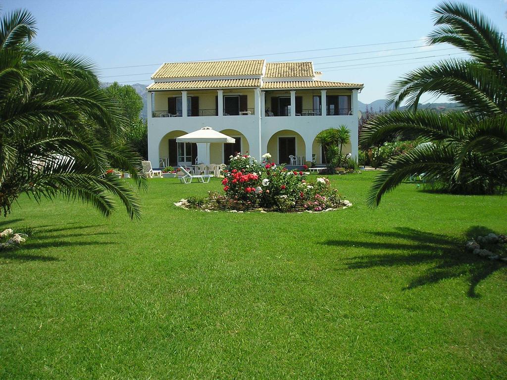 Eleftheria Studios And Apartments Ахарави Екстериор снимка