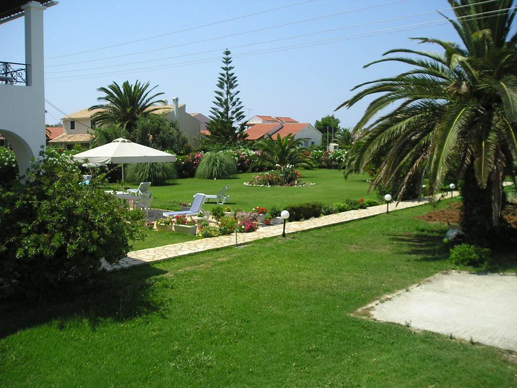 Eleftheria Studios And Apartments Ахарави Екстериор снимка